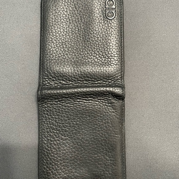 Ferragamo Gancini wallet - Picture 6 of 6
